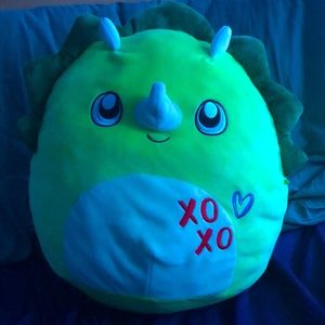 Tristan the dinosaur squishmallow valentine editon